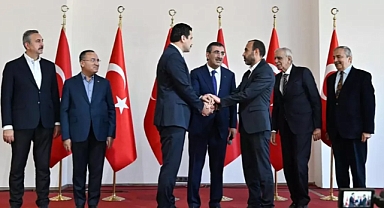 6 Yıllık Husumet Barışla Sonlandı: Emine Şenyaşar Sağlık Sorunları Nedeniyle Törene Katılamadı