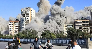 Beyrut'ta İsrail Saldırısı: 10 Katlı Bina Saniyeler İçinde Yıkıldı