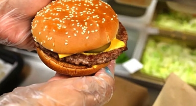 McDonald's'ta Hamburger Yiyen 49 Kişiye Ölümcül Bakteri Bulaştı, Satışlar Durduruldu