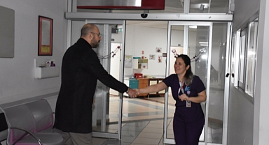 Germencik Belediye Başkanı Burak  Zencirci, Onkoloji Servisinde Tedavi Gören Çocukları Ziyaret Etti