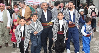 HÜDA PAR, Kürtçenin Seçmeli Ders Olarak Verilmesi İçin Etkinlikler Düzenlendi