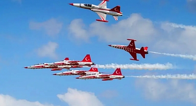 HÜRJET'lerin Gökyüzünde Birlikte Uçtuğu Tarihi Anlar Paylaşıldı