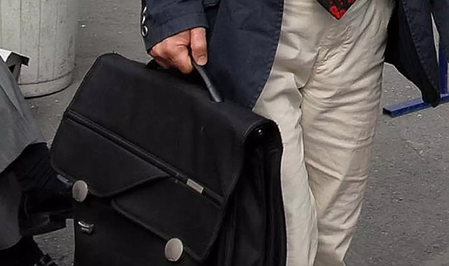 Japonya'da Sarhoş Bakanlık Çalışanı, Gizli Belgelerle Dolu Çantasını Kaybetti