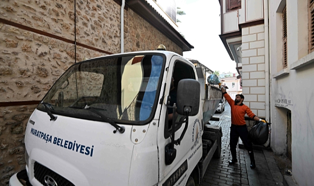 Kaleiçi'nde Çöpte Dedektiflik: Antalya Muratpaşa Belediyesi'nin Örnek Temizlik Uygulaması