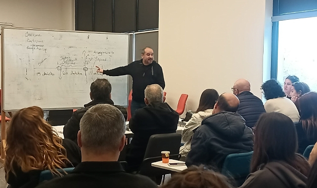 Lüleburgaz'da “Temel Dramaturji ve Tiyatro Oyunu Yazma” Atölyesi Devam Ediyor