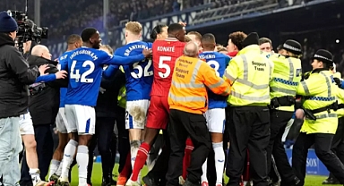 Premier Lig'de Derbi Çılgınlığı! Son Dakika Golü Sahayı Karıştırdı