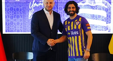 Umut Bozok Eyüpspor’da! Arda Turan’ın Telefonu Transferi Bitirdi