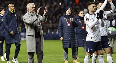 Bütün Avrupa Fenerbahçe'yi Konuşuyor: Rangers'a Elenme Ada Basınında Geniş Yankı Uyandırdı