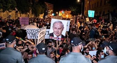 İsrail'de Netanyahu Karşıtı Protestolar Büyüyor: 10 Bin Kişi Sokaklarda