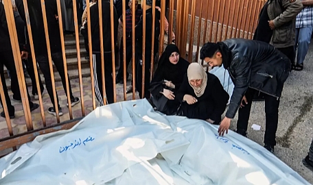 İsrail'in Gazze Saldırısında Hayatını Kaybedenlerin Sayısı 400'ü Geçti