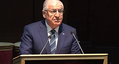 Milli Savunma Bakanı Yaşar Güler: 