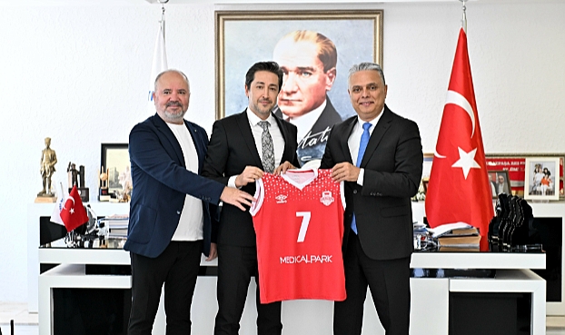 Muratpaşa Belediye Başkanı Ümit Uysal, Spora Destek Verenlere Teşekkür Etti