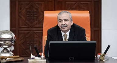 Sırrı Süreyya Önder'den Meclis'teki İmamoğlu Protestolarında Gündem Yaratan Karar