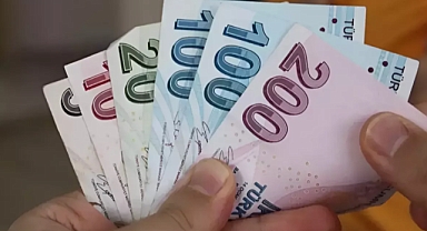 Türkiye'de Maaşlar Enflasyon Karşısında Değer Kaybediyor: Sabit Gelirliler Zorlu Bir Dönemden Geçiyor