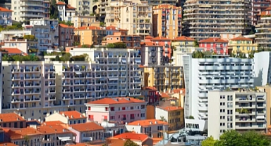 Yüksek Faiz Oranları ve Artan Konut Fiyatları Vatandaşları Zorlanıyor