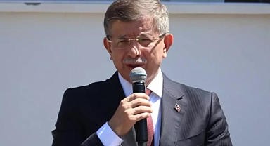 Ahmet Davutoğlu’nun Yeni İmajı Gündem Oldu: Sosyal Medyada Trump Benzetmesi Dikkat Çekti