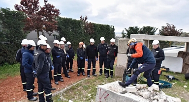 Altıeylül Belediye Başkanı Hakan Şehirli , AFAD Eğitimlerine Katıldı ve ALBAK Ekibinin Hazırlıklarını İnceledi