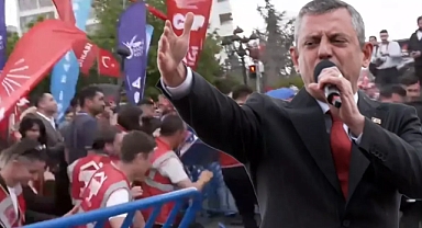 Ankara'da Yasaklara Rağmen Yürüyüşe Devam: CHP'liler Barikatları Yıktı