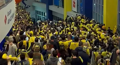 Fenerbahçe taraftarlarından Ali Koç’a tepkiler: Basketbol maçında da istifa çağrısı