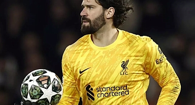 FIFA'dan Kalecilere Yönelik Radikal Kural Değişikliği: Topu Elinde 8 Saniye Tutabilecekler