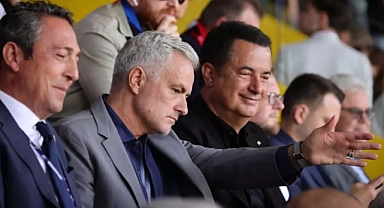 Mourinho ve Acun Ilıcalı, Fenerbahçe'nin Galatasaray Yenilgisi Sonrası Gece Yarılarında Önemli Bir Görüşme Gerçekleştirdi