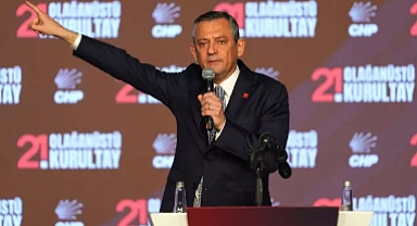 Özgür Özel, CHP’nin 21. Olağanüstü Kurultayı’nda Yeniden Genel Başkan Seçildi
