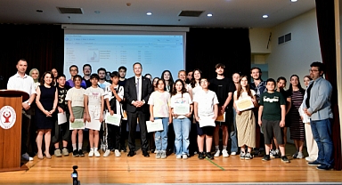 Bornova’da Bilimsel Başarıların Belgelendiği An: Mevlana Toplum ve Bilim Merkezi’nde Tören Coşkusu