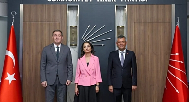 DEM Parti’den CHP’ye Ziyaret: Özgür Özel’den Bahçeli’nin Komisyon Çağrısına Tam Destek