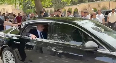 Müsavat Dervişoğlu'nun Balıklıgöl'e Araçla Girişi Tepki Çekti