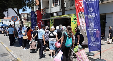 Aydın Büyükşehir Belediyesi’nden Sıcak Yaz Günlerinde Limonata İkramı