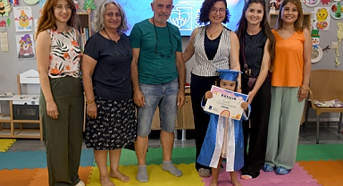 Kuşadası’nda Miniklerin Mezuniyet Coşkusu ve Babalar Günü Sevinci Bir Arada Yaşandı
