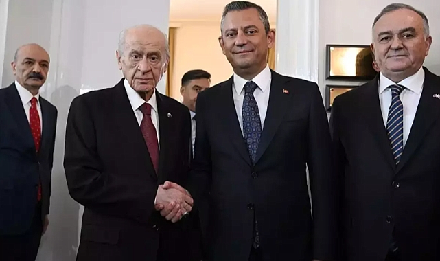 Bahçeli'den Grup Toplantısında Sert Mesajlar: Hem Eleştiri Hem Destek
